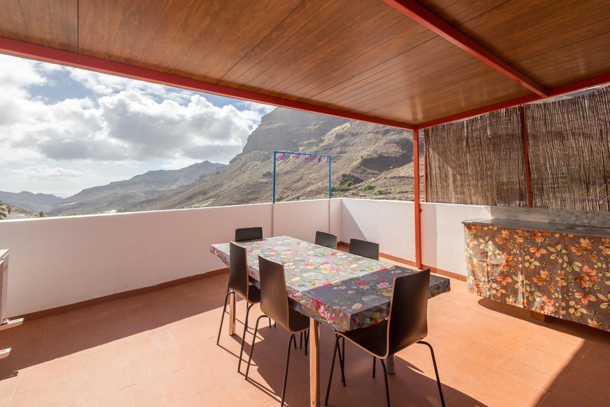 Lightbooking Gadi House Tasarte Terraza Y Barbacoa Exterior photo